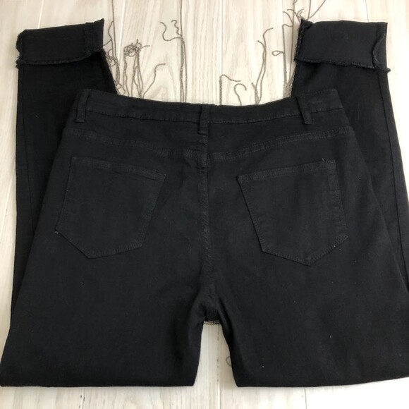 The Moon by Moon Collection Women's Black Denim Distressed Chain Jeans Large NWT - Picture 9 of 16